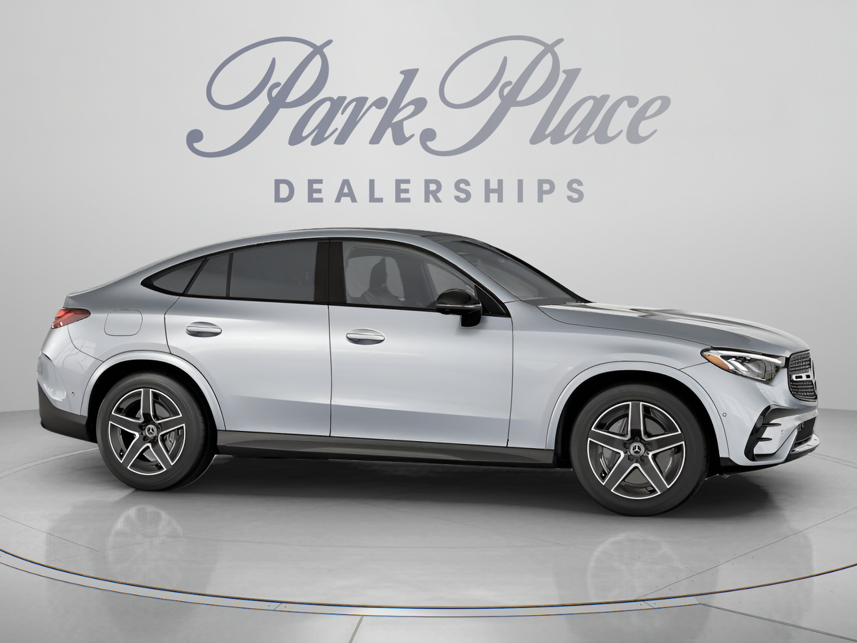 Used 2024 Mercedes-Benz GLC 300 4MATIC image 29