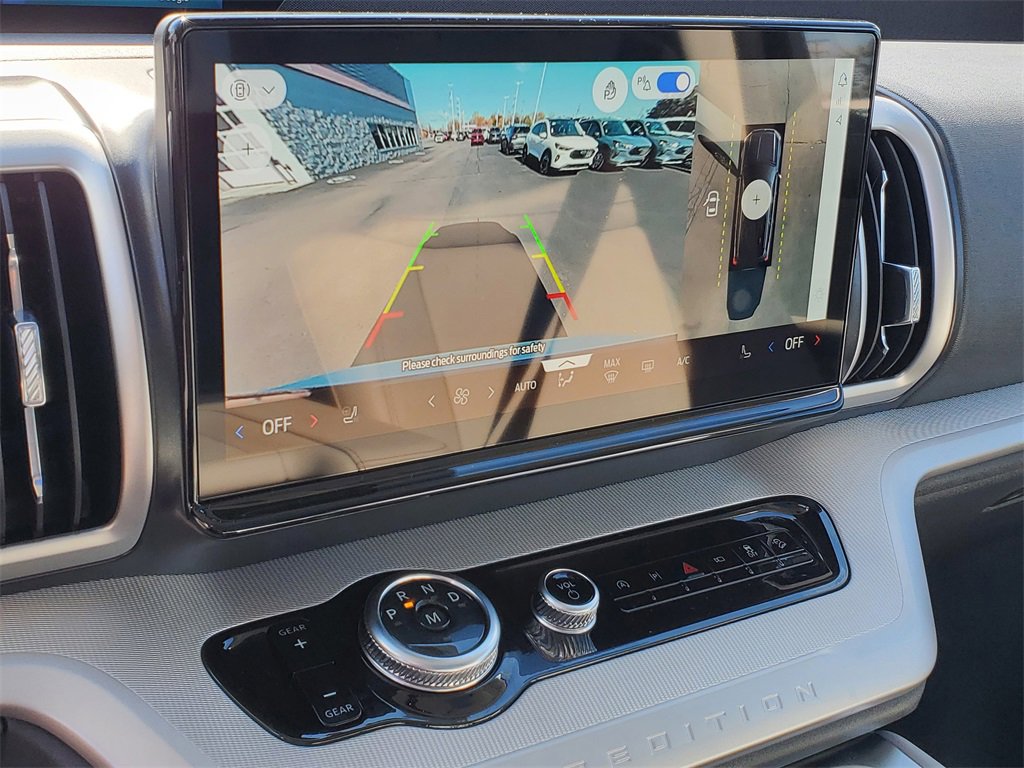 New 2025 Ford Expedition Active image 18