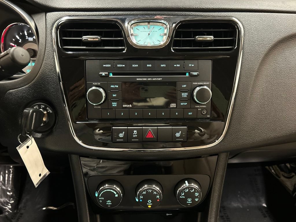Used 2014 Chrysler 200 Limited FWD image 23