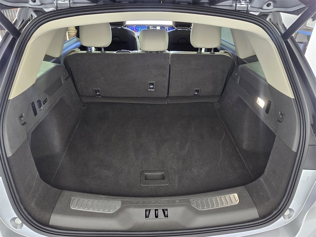 Used 2024 Lincoln Nautilus Premier w/ Equipment Group 102A image 9