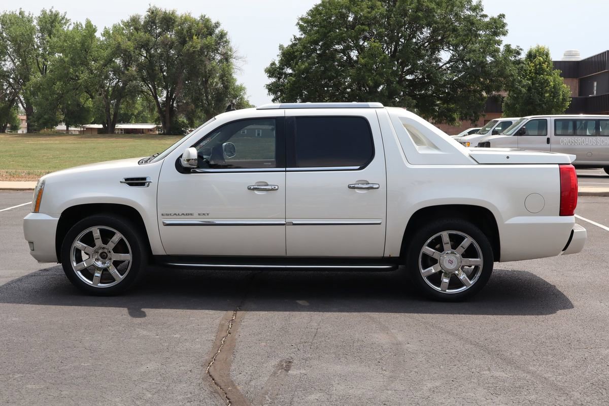 Used 2012 Cadillac Escalade EXT Luxury image 11