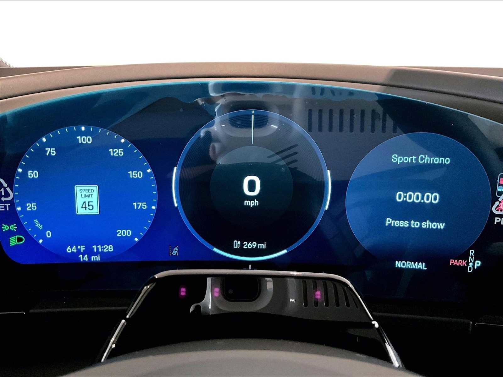 New 2026 Porsche Macan 4 Electric AWD/4WD image 17
