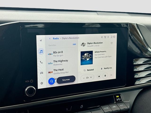 Used 2025 Toyota Camry LE image 14