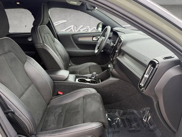 Used 2021 Volvo XC40 P8 Recharge image 21