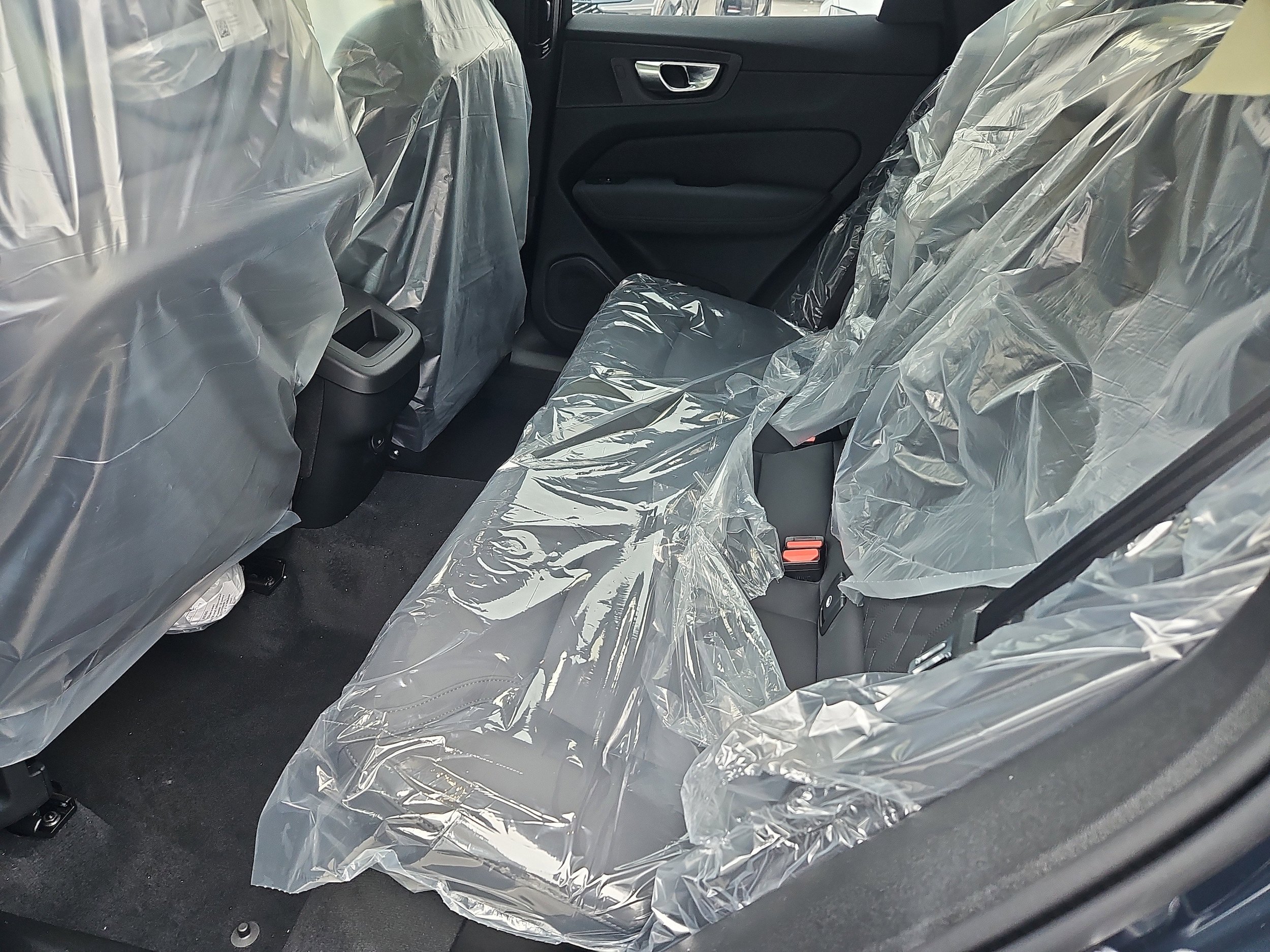 New 2026 Volvo XC60 B5 Plus w/ Protection Package Premier AWD/4WD image 21