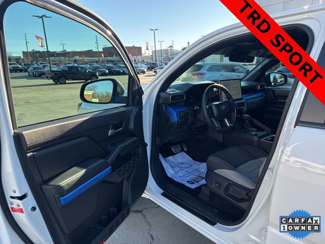 Used 2024 Toyota Tacoma TRD Sport image 9
