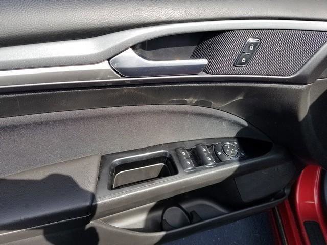 Used 2014 Ford Fusion SE image 11