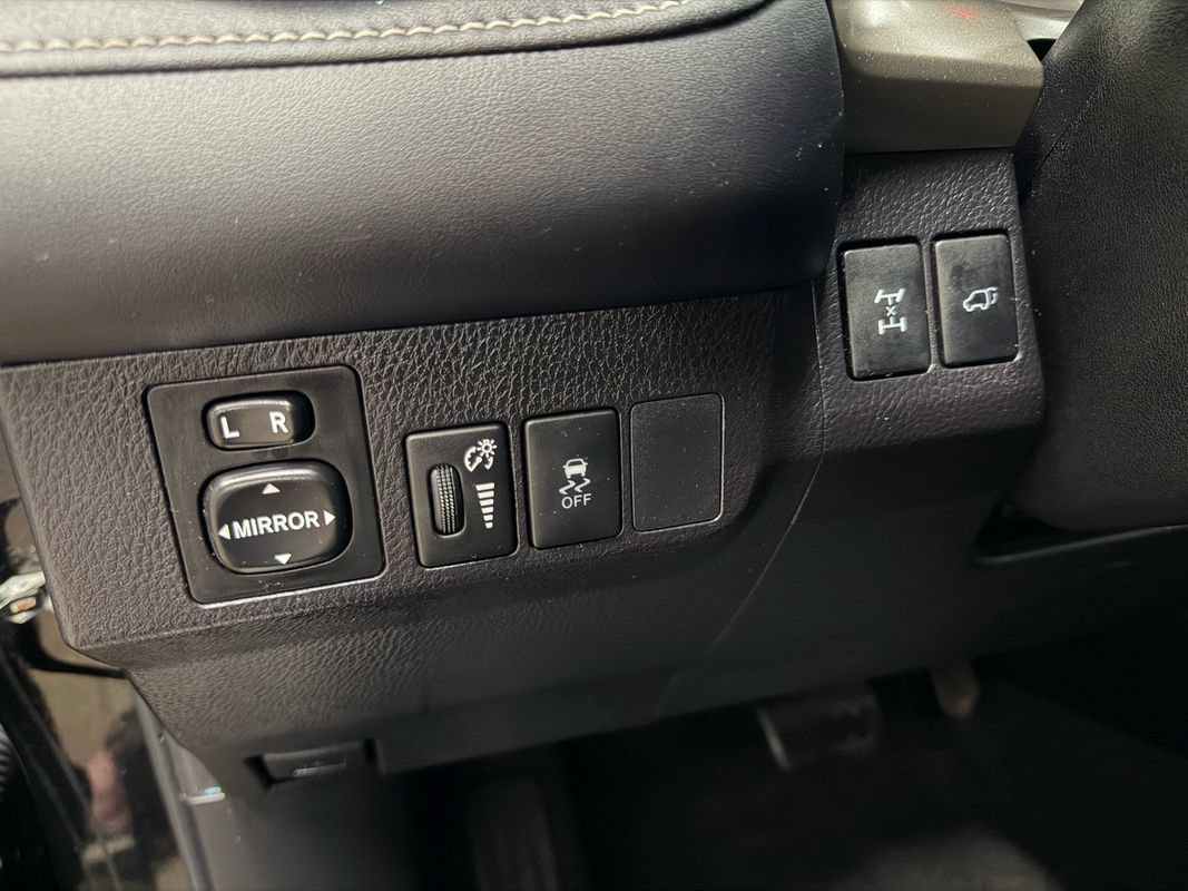 Used 2015 Toyota RAV4 Limited AWD/4WD image 14