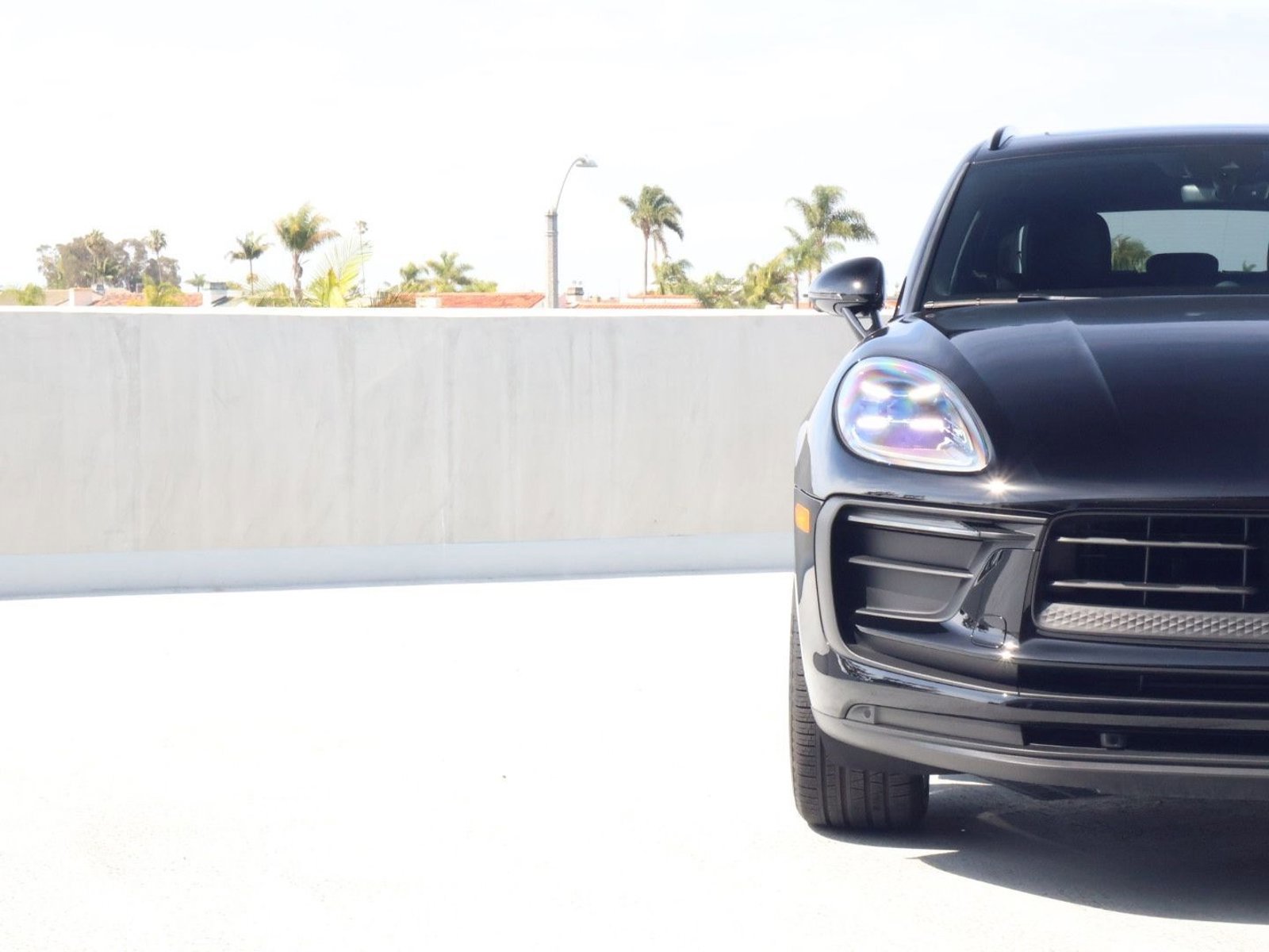 Certified 2025 Porsche Macan image 12