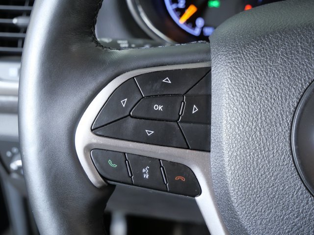 Used 2018 Jeep Grand Cherokee Altitude AWD/4WD image 30