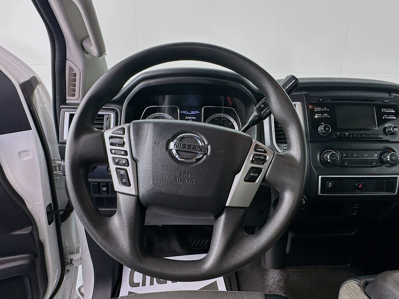 Used 2017 Nissan Titan S AWD/4WD image 11