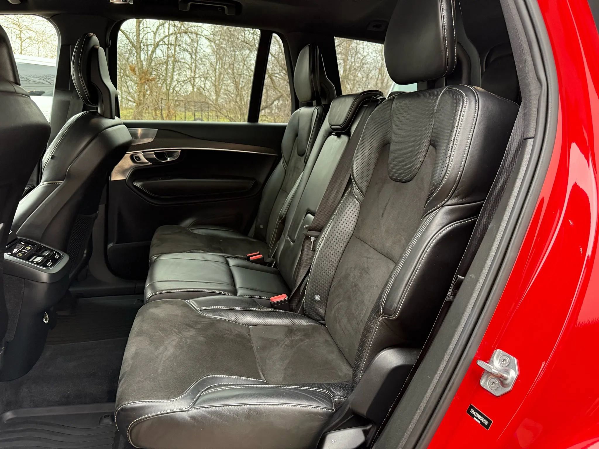 Used 2017 Volvo XC90 T6 R-Design w/ Vision Package image 14