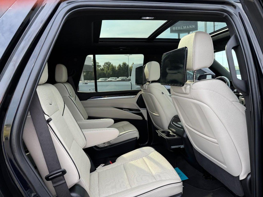 Used 2025 Cadillac Escalade Sport w/ Touring Package AWD/4WD image 13