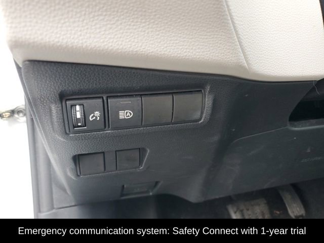 Used 2022 Toyota Corolla Cross L image 18