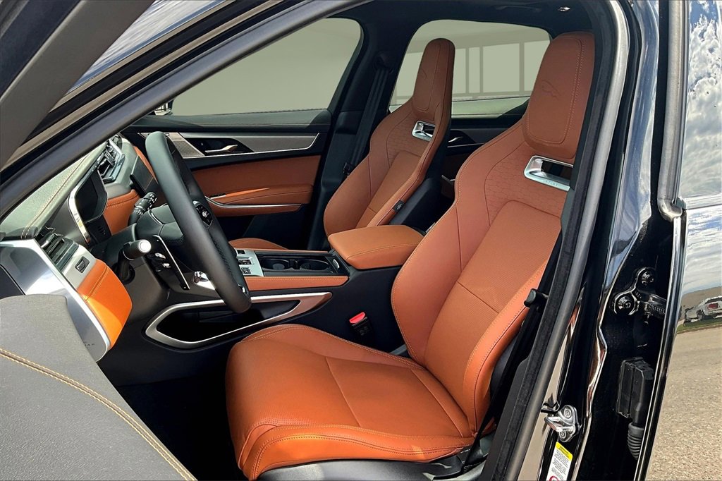 New 2026 Jaguar F-PACE R-Dynamic S image 9