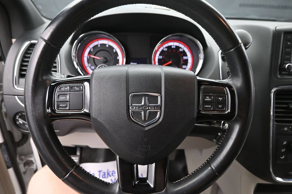Used 2019 Dodge Grand Caravan SXT FWD image 24