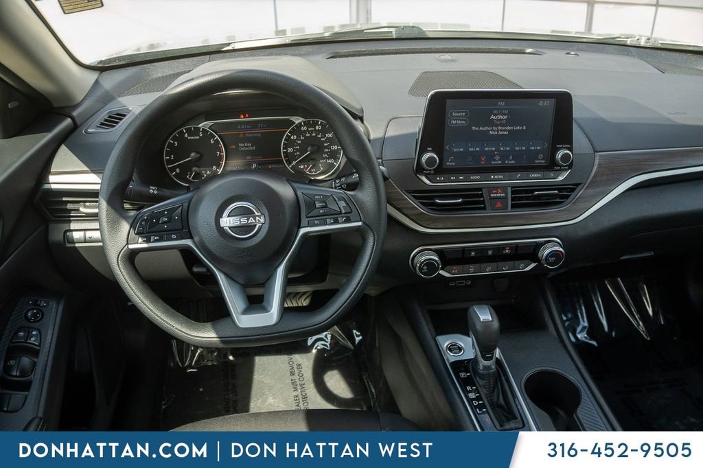 Used 2025 Nissan Altima 2.5 SV AWD/4WD image 5