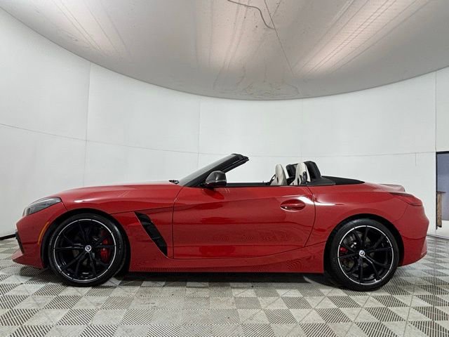 Used 2023 BMW Z4 M40i w/ Premium Package image 4