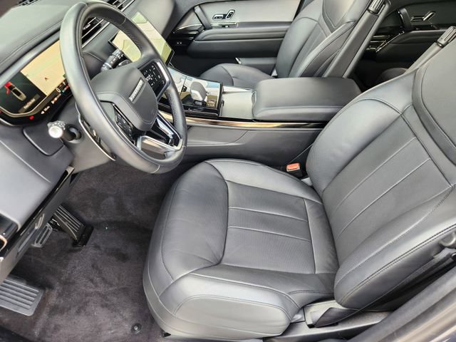 Used 2025 Land Rover Range Rover Sport SE image 14
