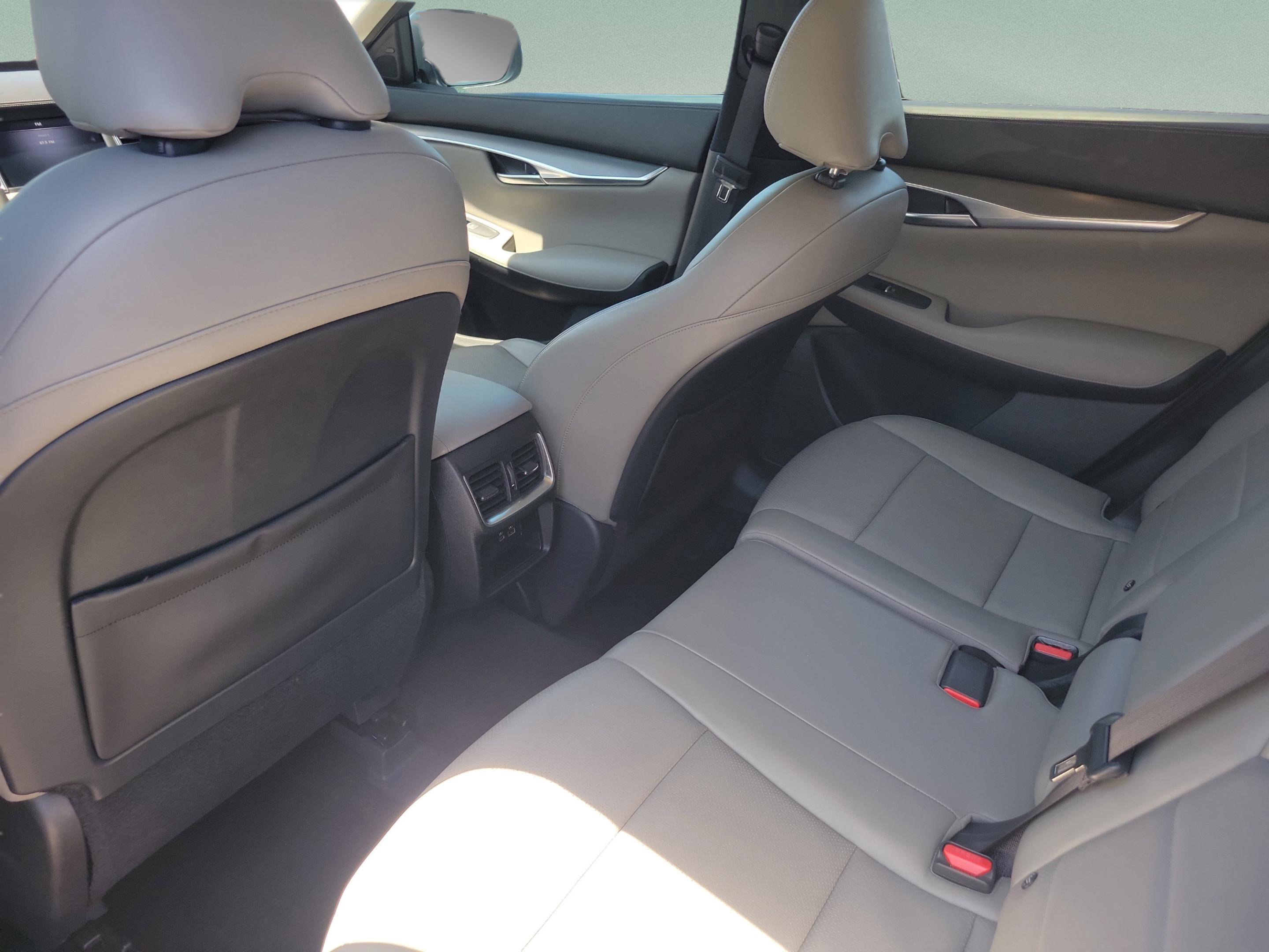 Certified 2023 INFINITI QX50 Luxe FWD image 30