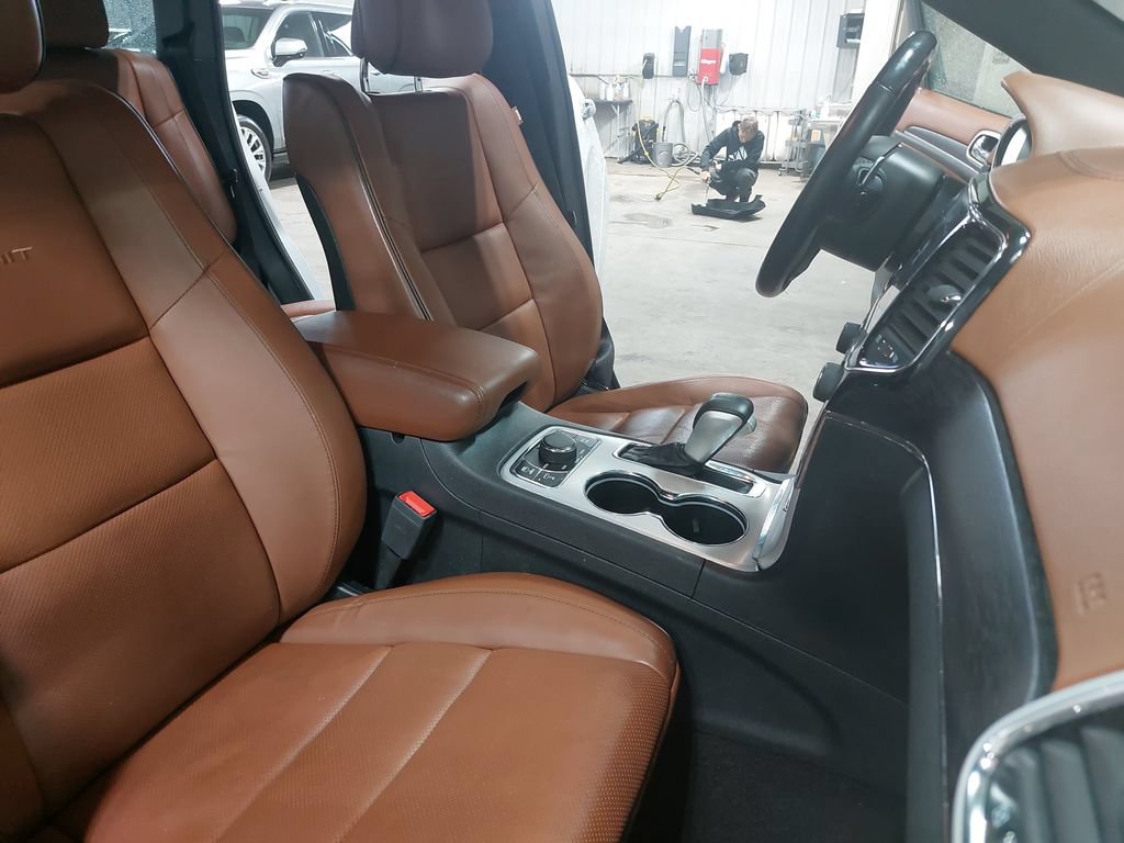 Used 2019 Jeep Grand Cherokee Summit AWD/4WD image 10