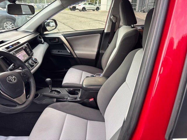 Used 2015 Toyota RAV4 LE AWD/4WD image 13
