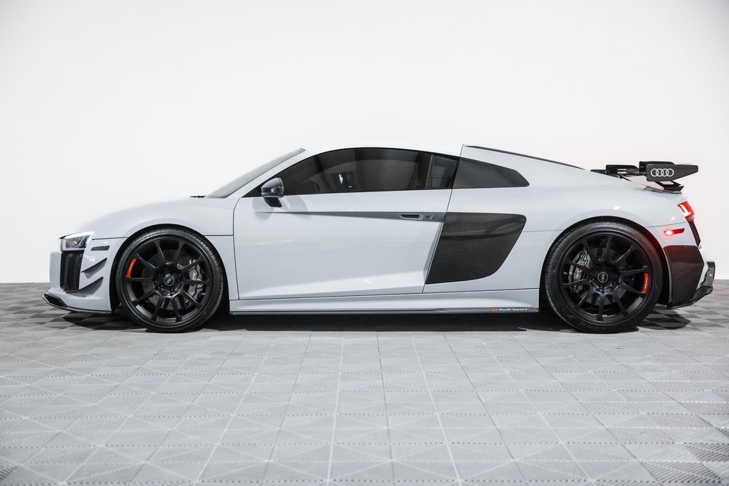 Used 2018 Audi R8 V10 plus w/ Full Leather Package image 12
