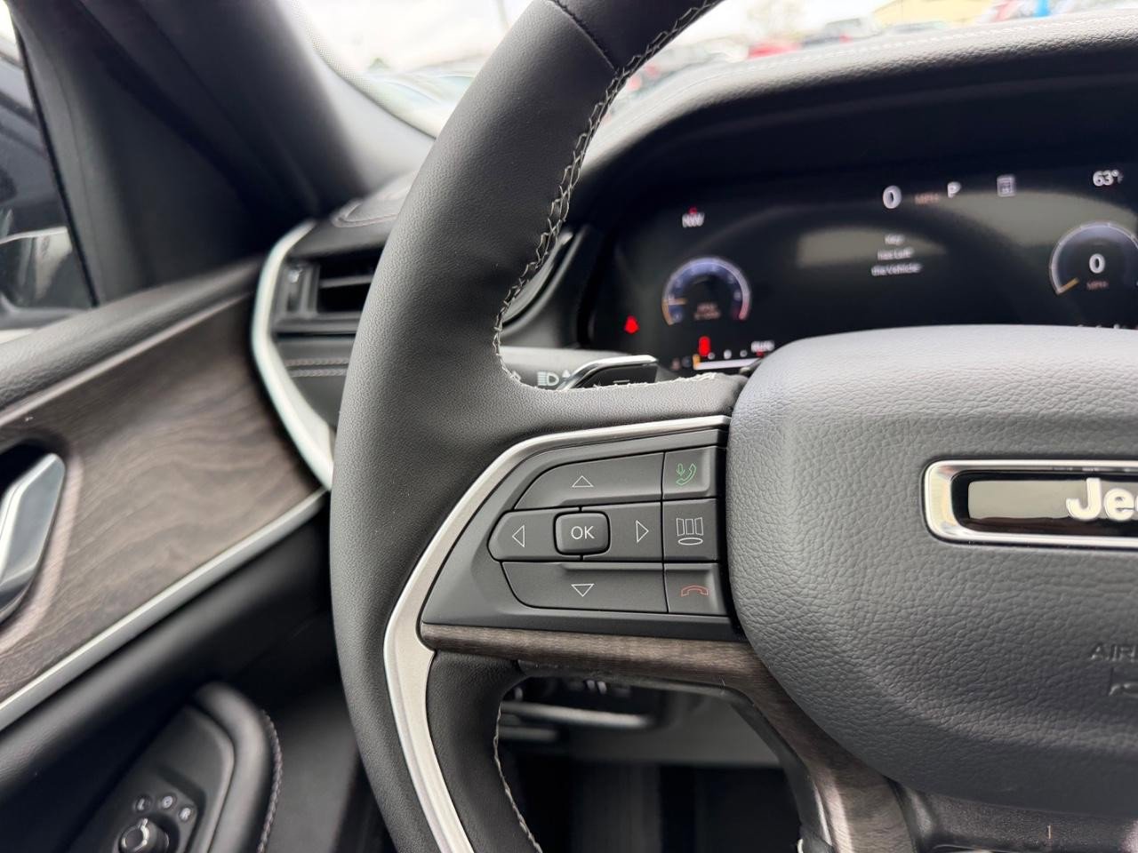 New 2026 Jeep Grand Cherokee Altitude image 14