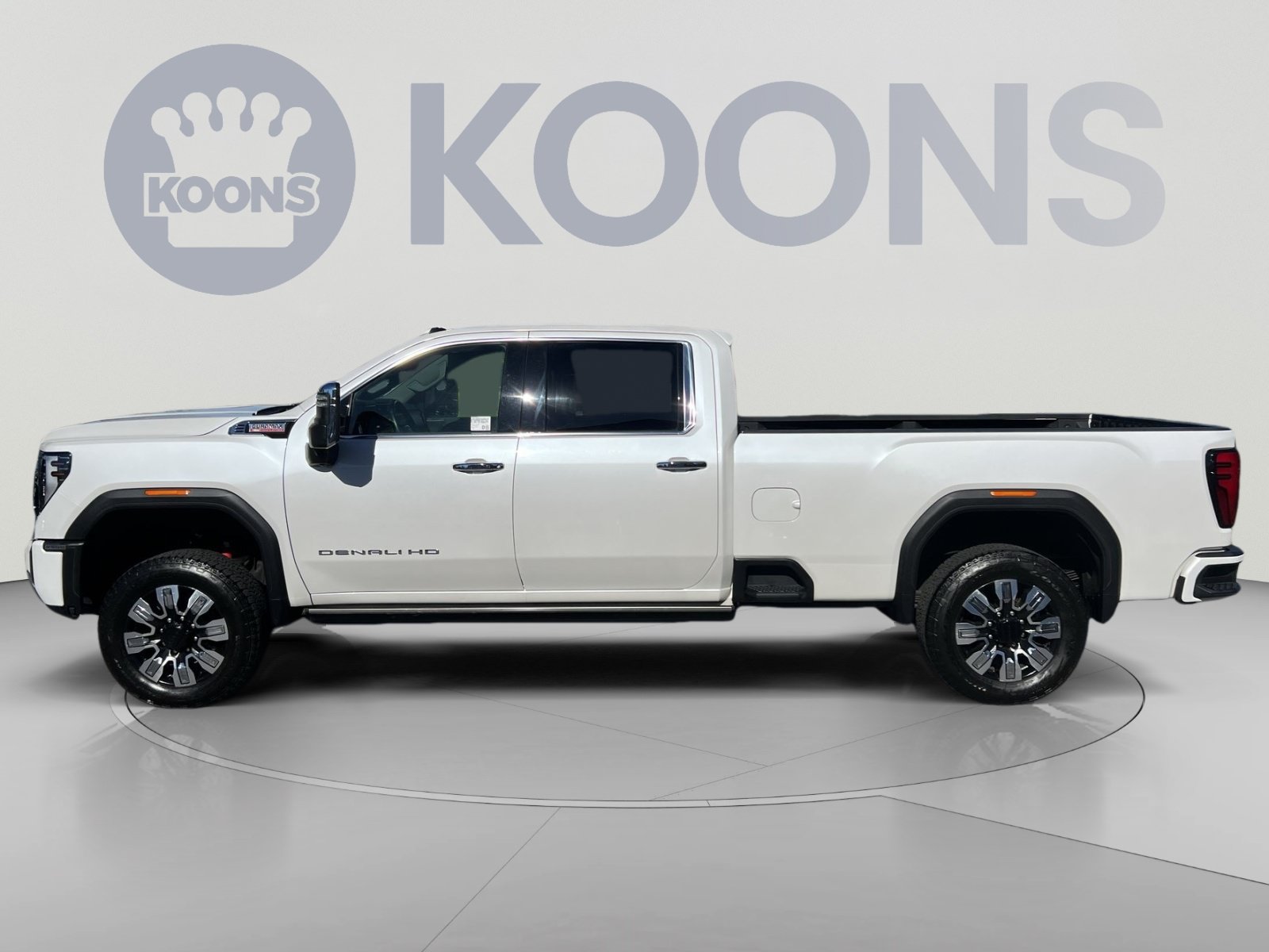 Used 2024 GMC Sierra 2500 Denali w/ Denali Reserve Package AWD/4WD image 2
