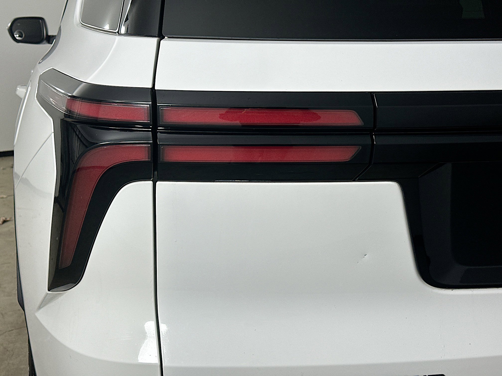 Used 2024 Chevrolet Traverse LT w/ Midnight/Sport Edition image 42