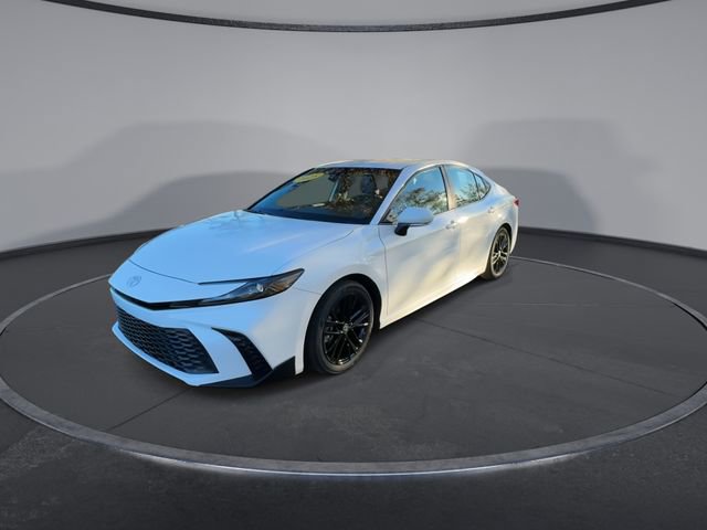 Used 2025 Toyota Camry SE image 7