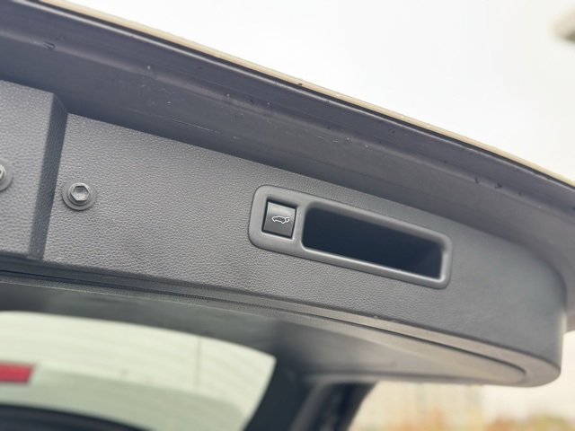 Certified 2020 Toyota Highlander XLE image 47