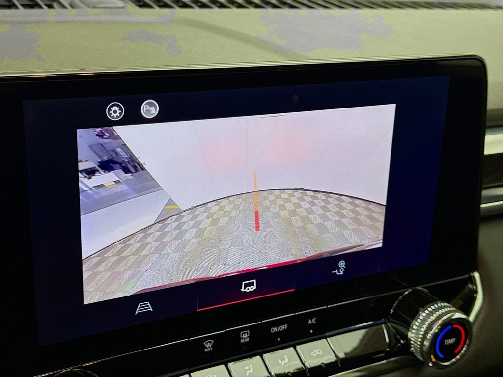 Used 2025 GMC Canyon Elevation image 14