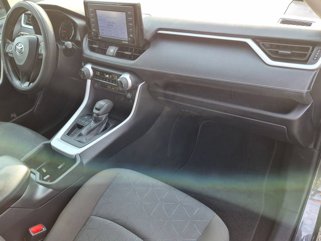 Used 2022 Toyota RAV4 XLE FWD image 19