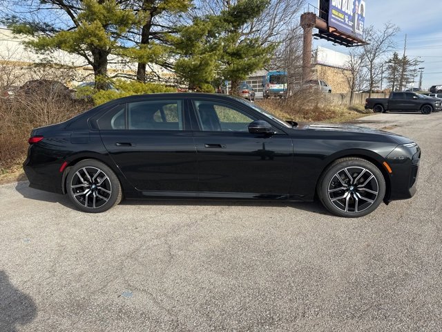 New 2026 BMW 740i xDrive image 2