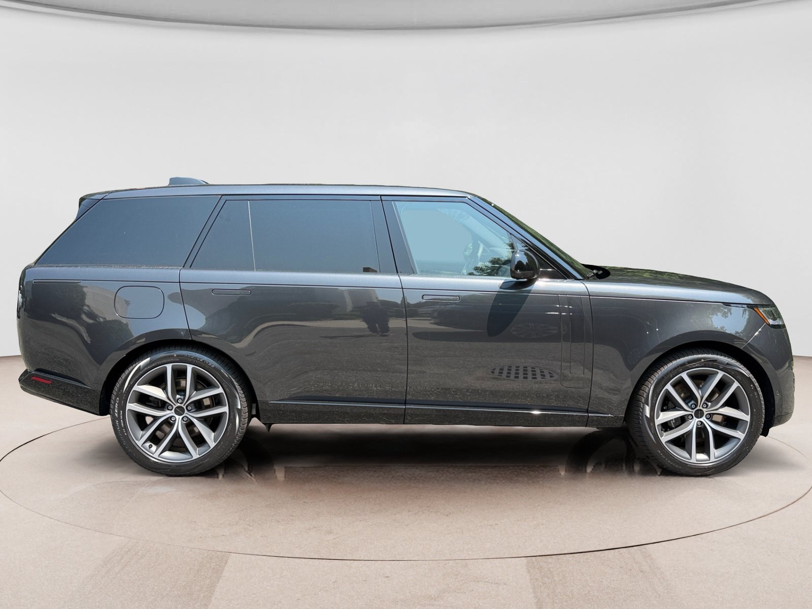 New 2026 Land Rover Range Rover Long Wheelbase SE AWD/4WD image 4