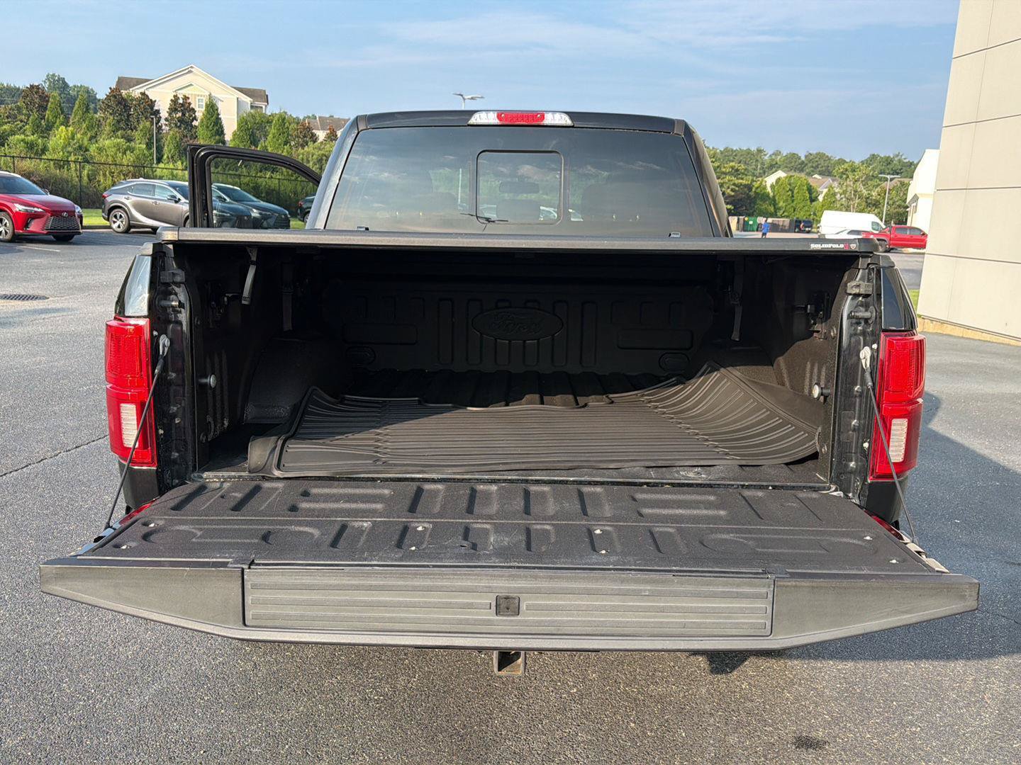 Used 2019 Ford F150 King Ranch w/ Equipment Group 601A Luxury AWD/4WD image 38