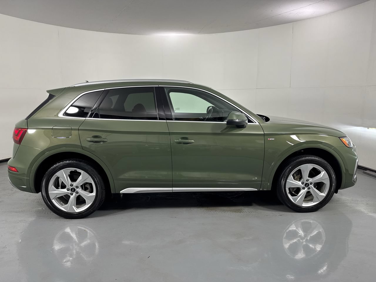 Used 2023 Audi Q5 2.0T Premium Plus w/ Premium Plus Package AWD/4WD image 38