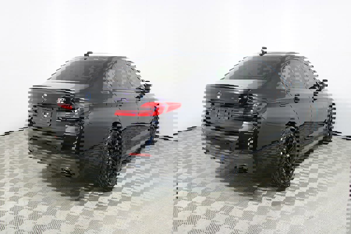 Used 2023 BMW 530e 530e w/ M Sport Package image 39