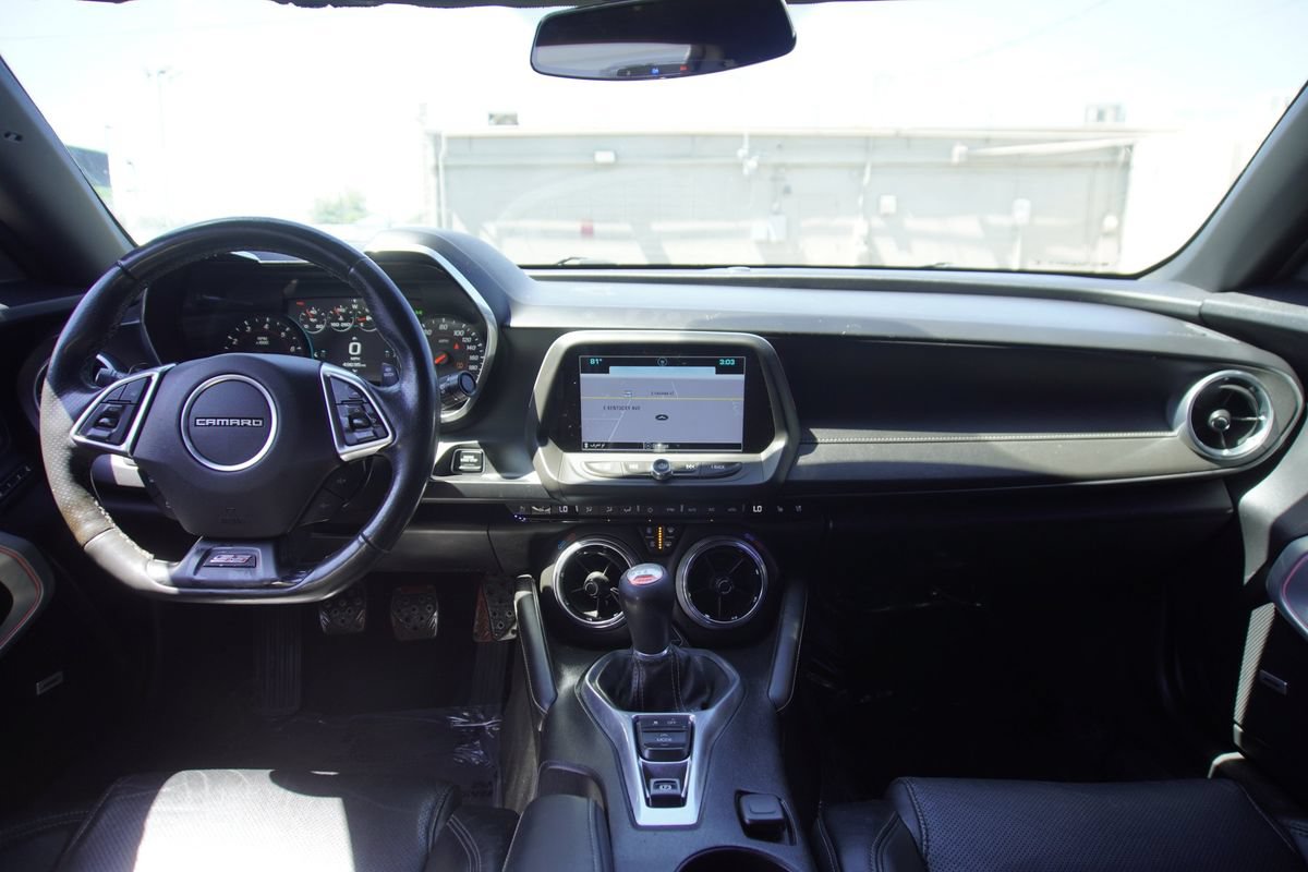 Used 2016 Chevrolet Camaro SS RWD image 10