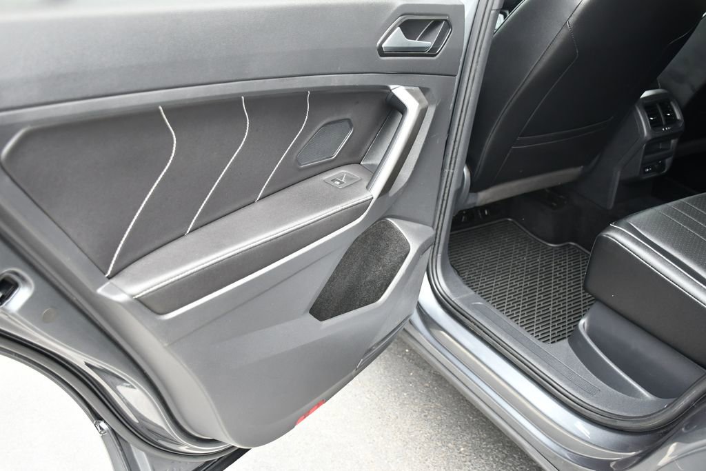 Used 2022 Volkswagen Tiguan SE R-Line AWD/4WD image 20