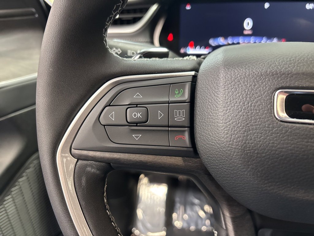 New 2025 Jeep Grand Cherokee Limited w/ Black Appearance Package image 13