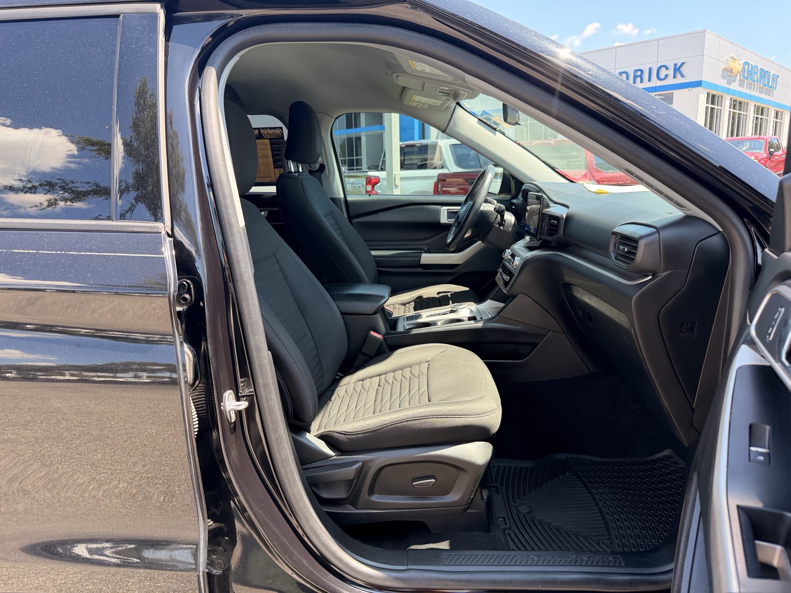 Used 2021 Ford Explorer XLT RWD image 33