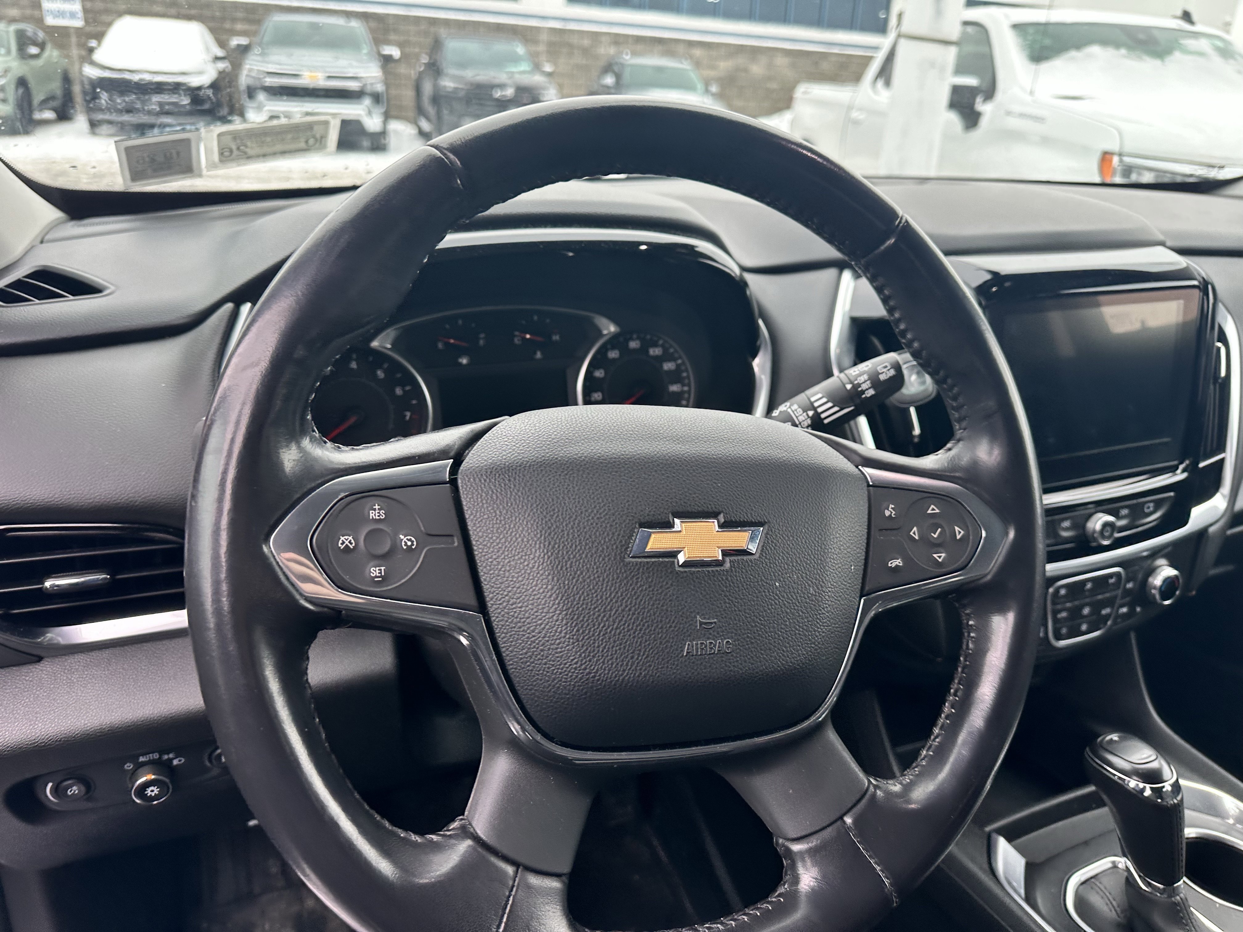 Used 2020 Chevrolet Traverse LT image 11