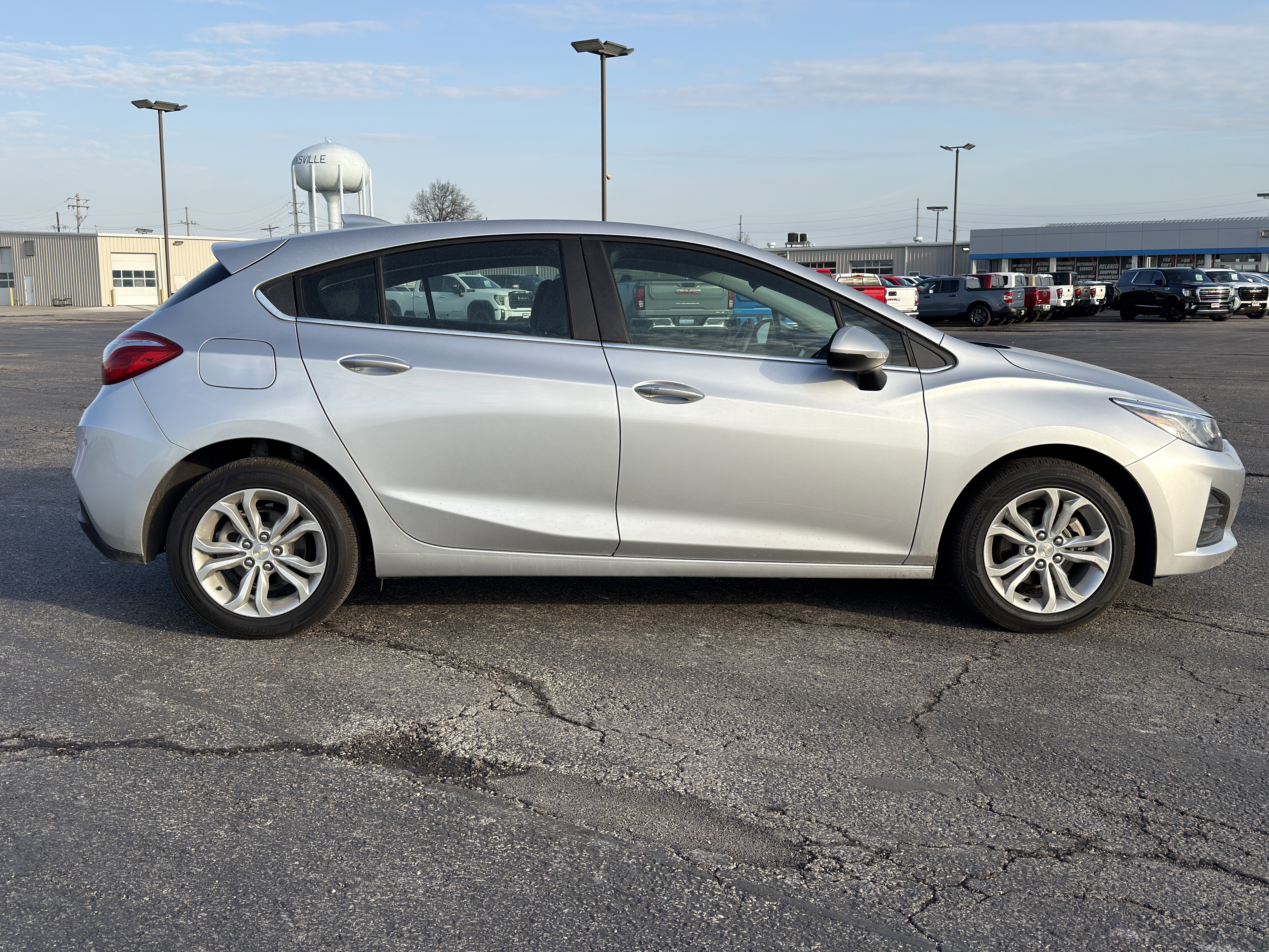 Used 2019 Chevrolet Cruze LT w/ Convenience Package image 2