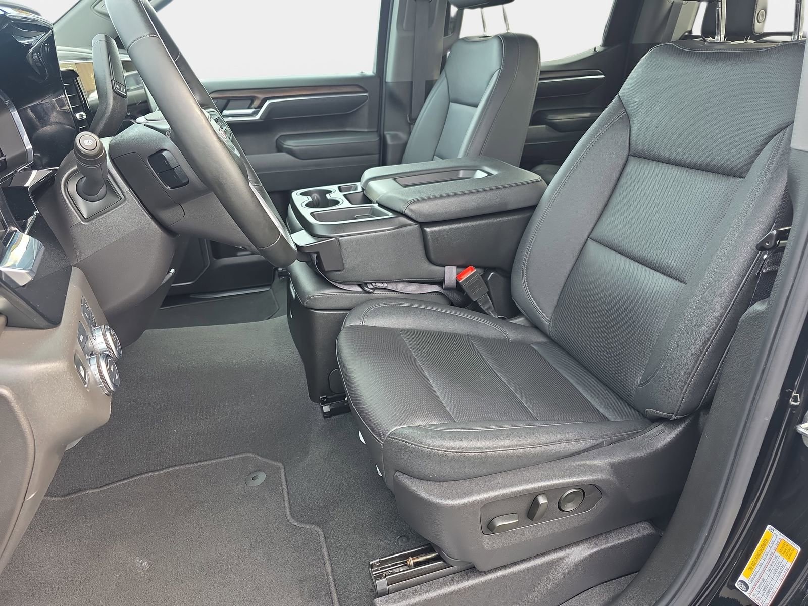 Used 2025 GMC Sierra 1500 SLT image 15