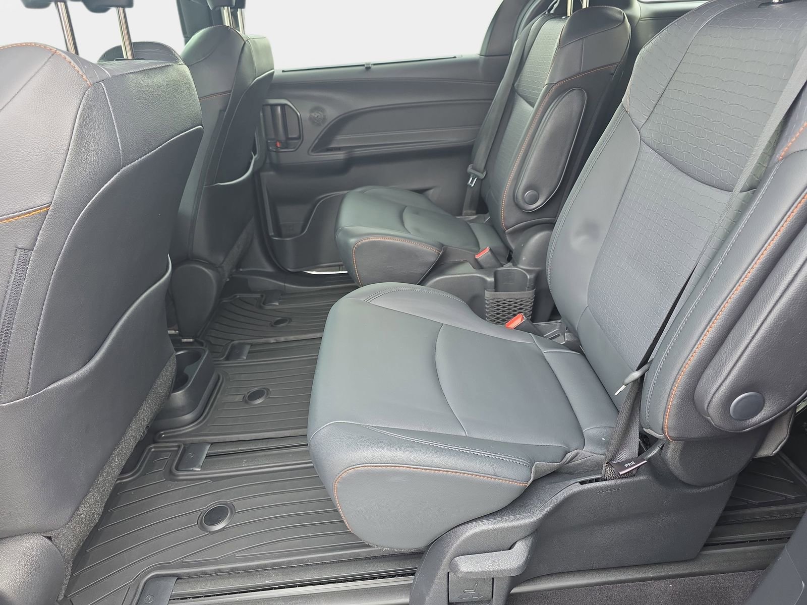 Used 2022 Toyota Sienna XSE image 15