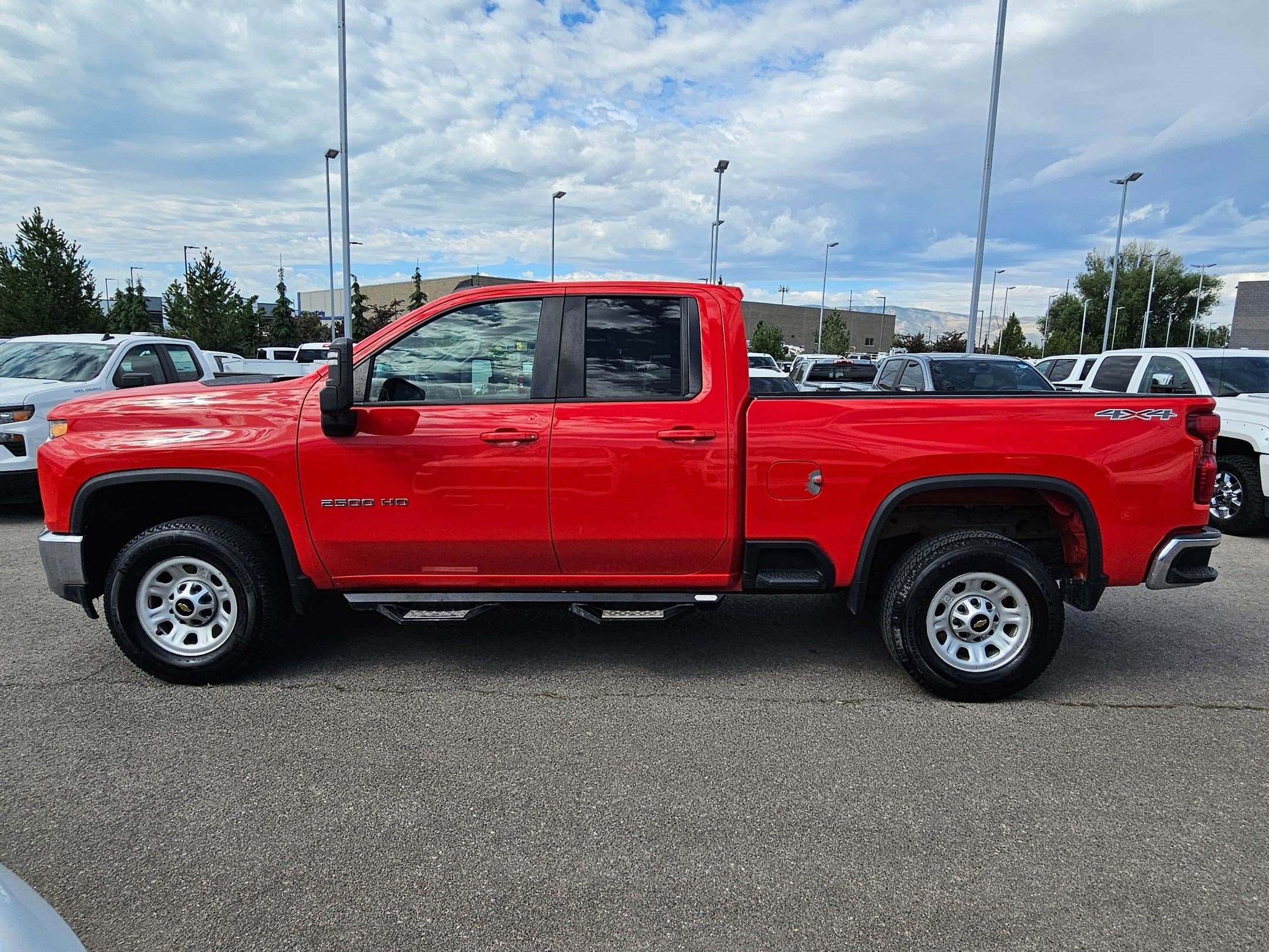Used 2020 Chevrolet Silverado 2500 LT w/ Fleet Comfort Package AWD/4WD image 7