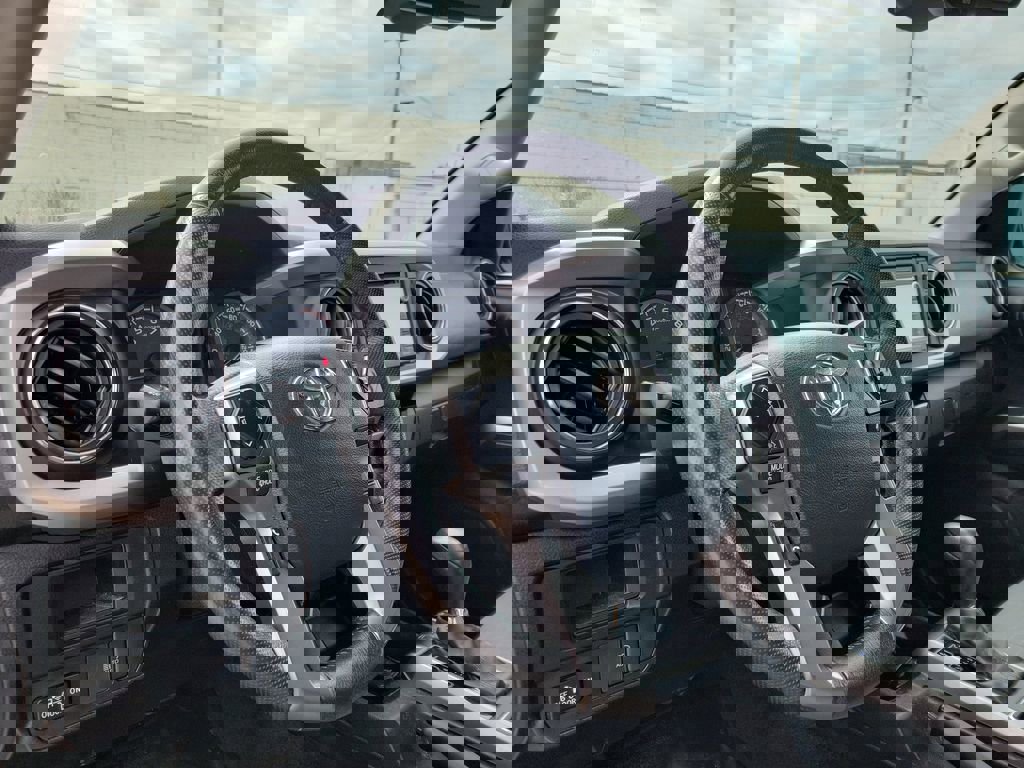 Used 2019 Toyota Tacoma SR5 image 20