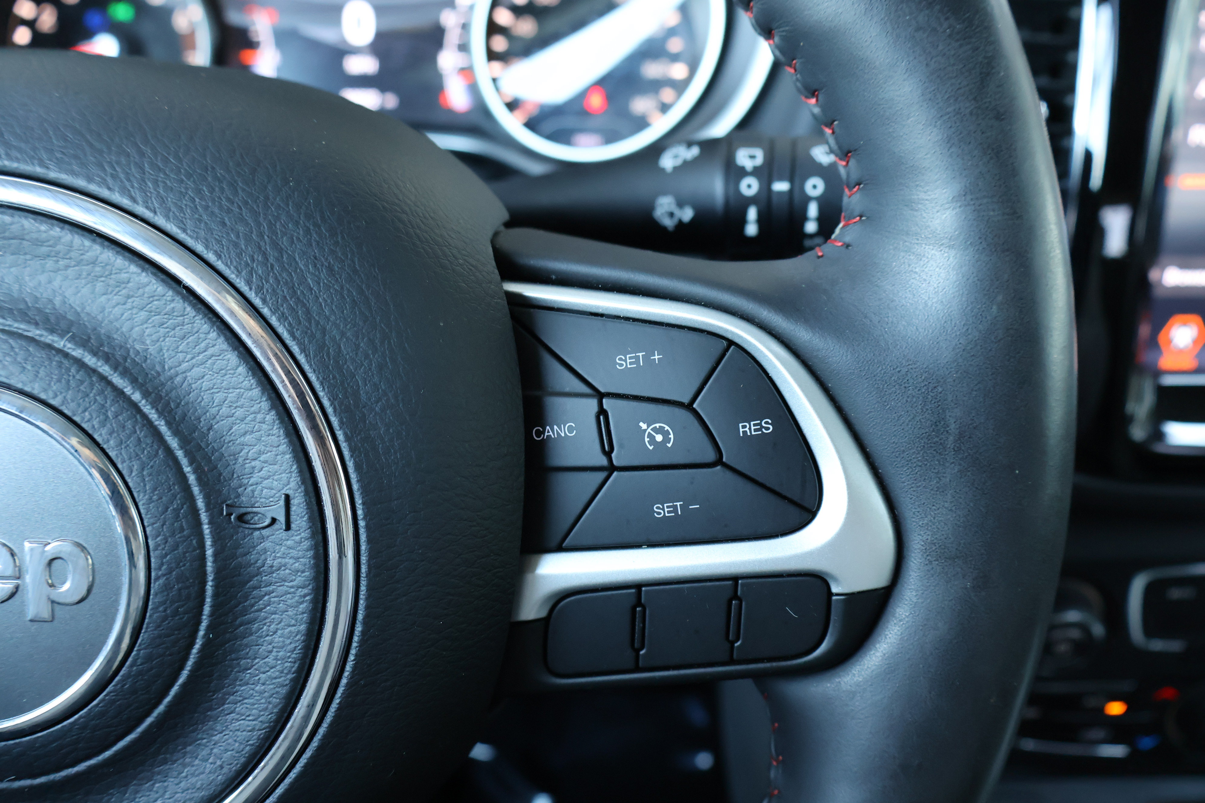 Used 2019 Jeep Compass Limited FWD image 32